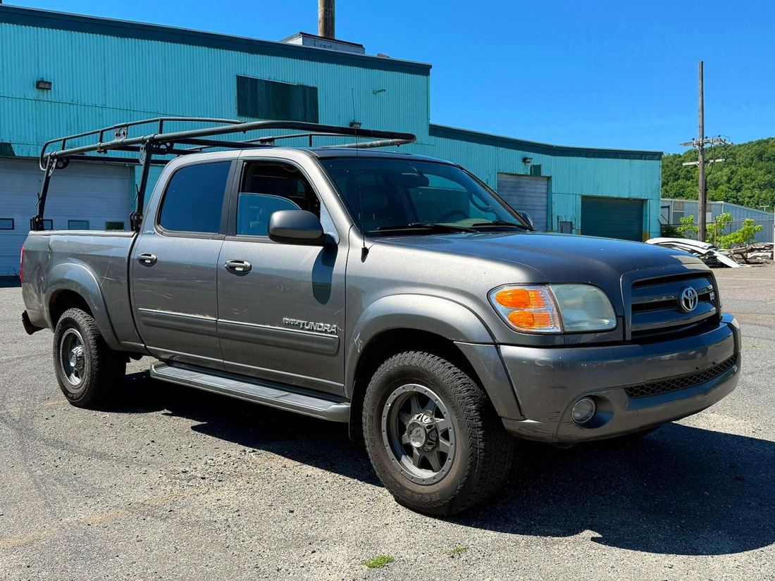 2004 TOYOTA TUNDRA