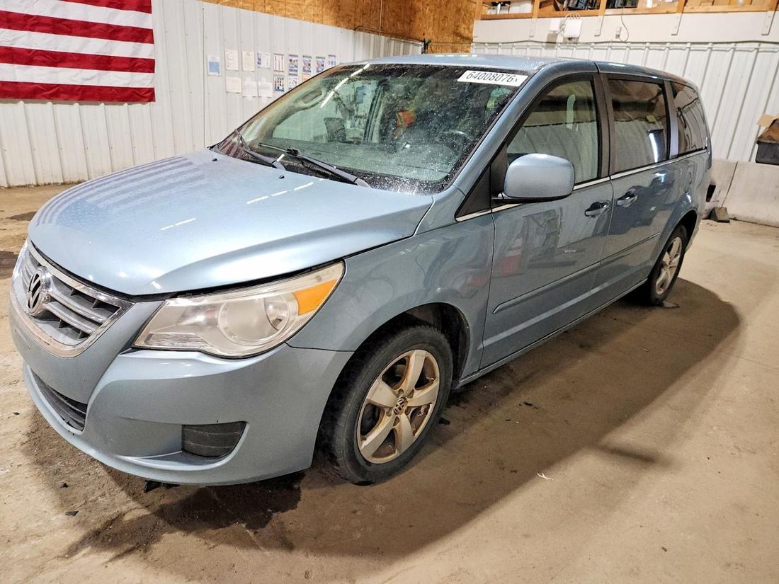 2010 VOLKSWAGEN ROUTAN