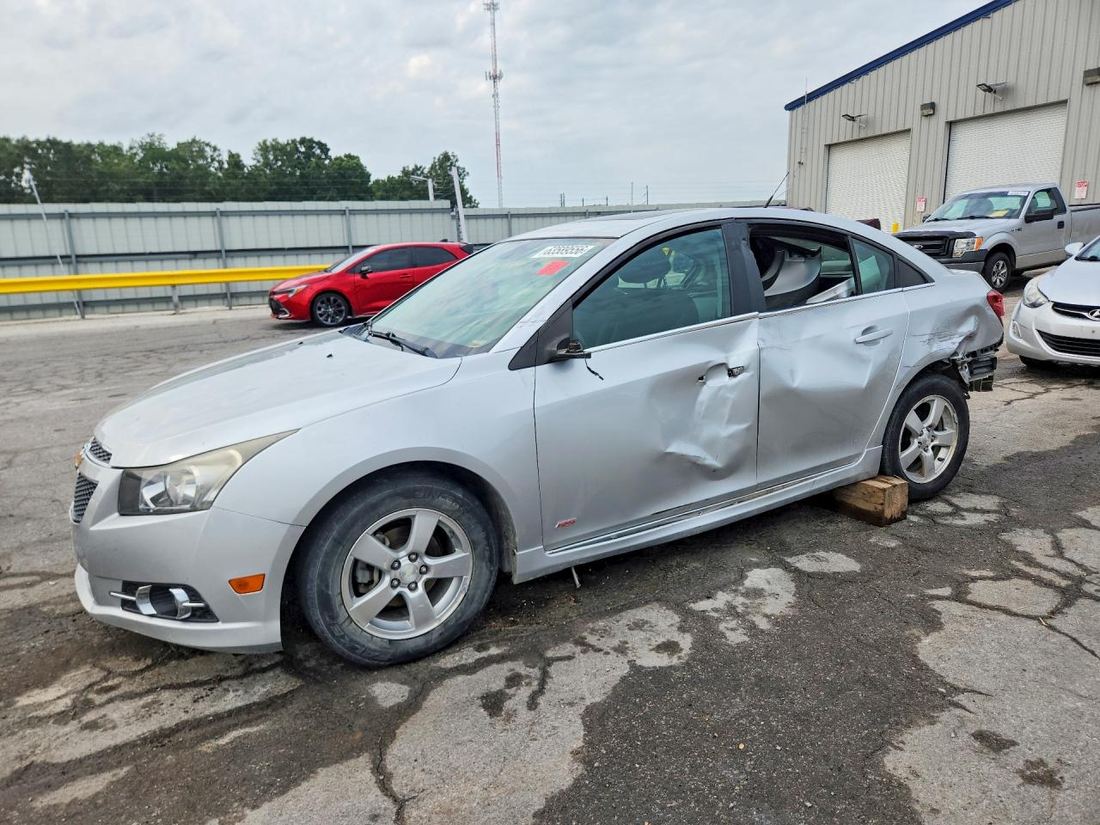 2013 CHEVROLET CRUZE
