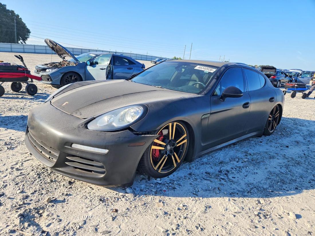 2015 PORSCHE PANAMERA