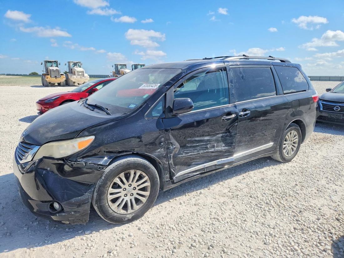 2017 TOYOTA SIENNA