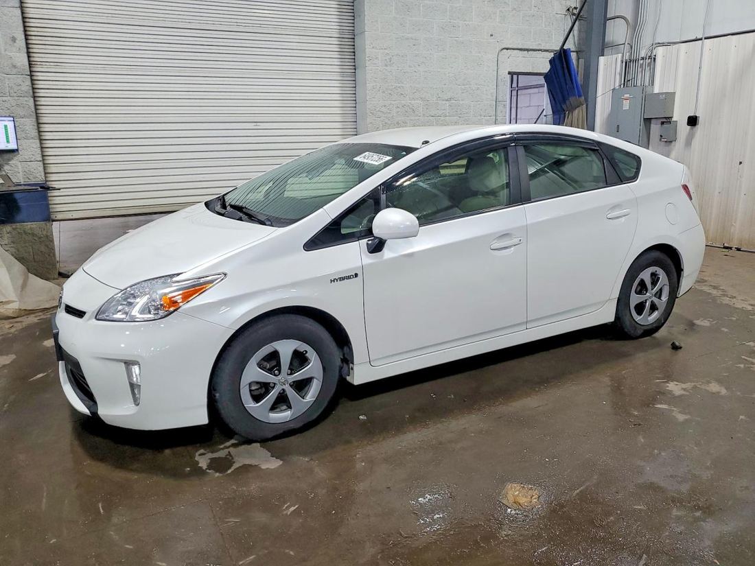 2014 TOYOTA PRIUS