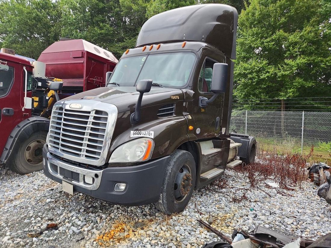2017 FREIGHTLINER CASCADIA 113