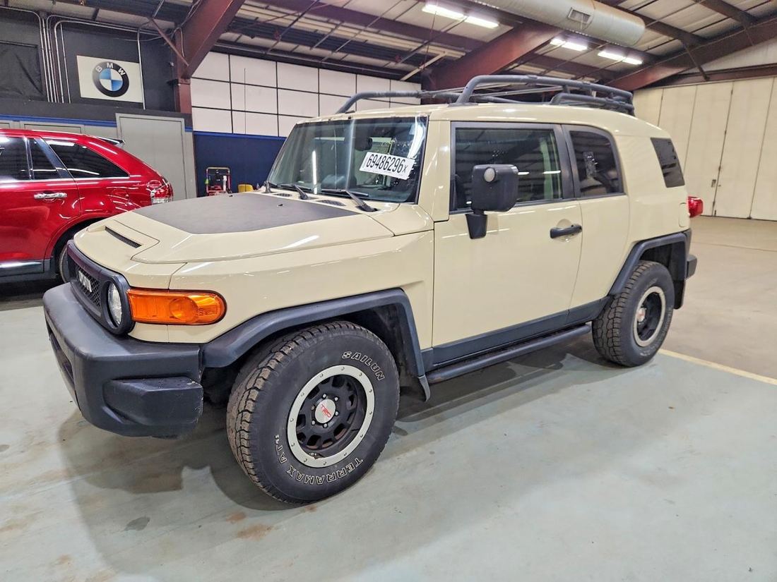 2010 TOYOTA FJ CRUISER