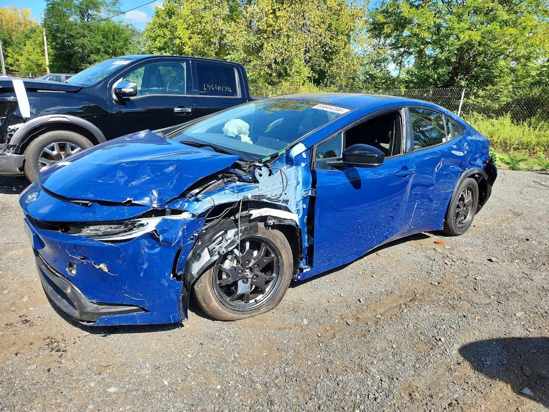 2026 TOYOTA PRIUS