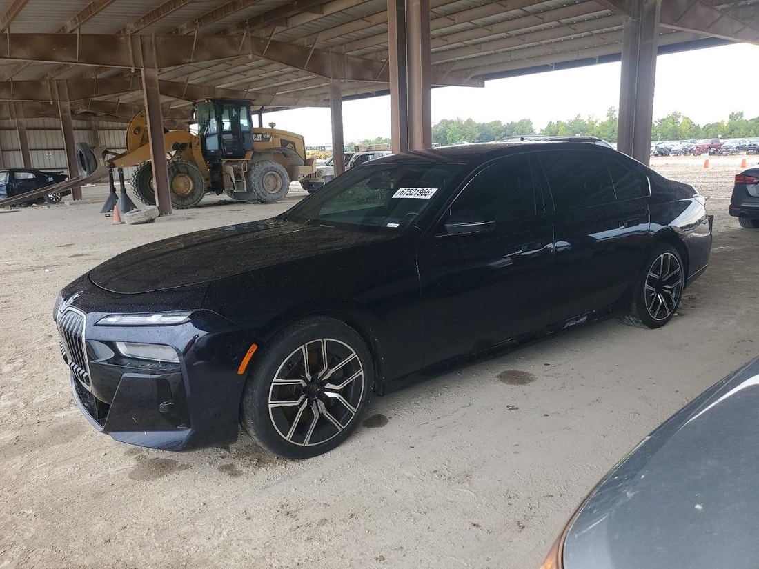 2023 BMW 760