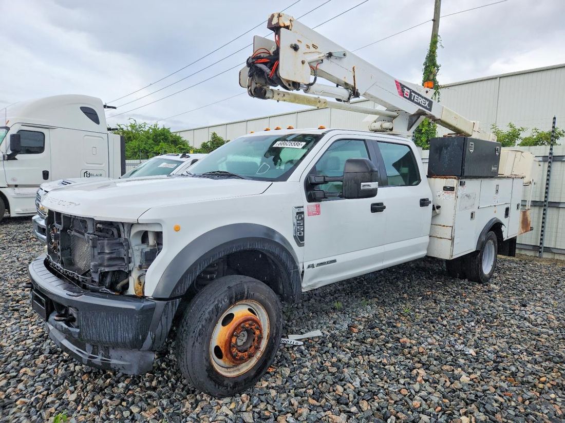 2017 FORD F550