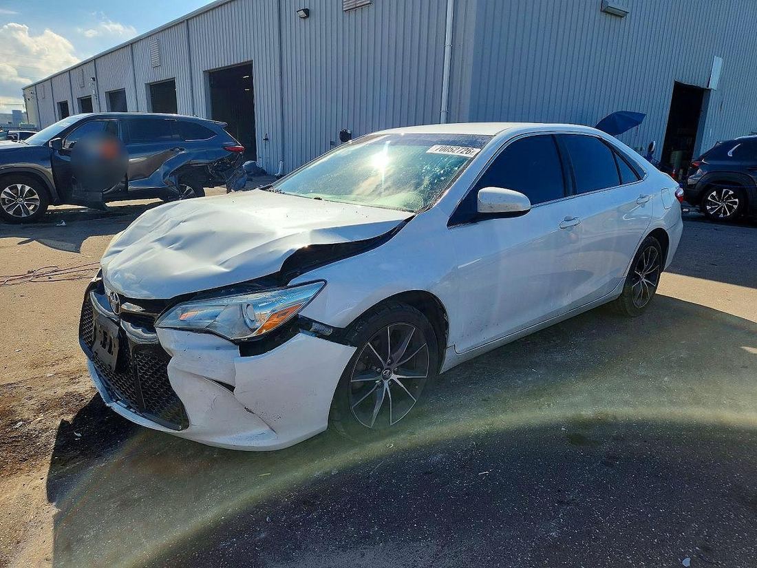 2017 TOYOTA CAMRY