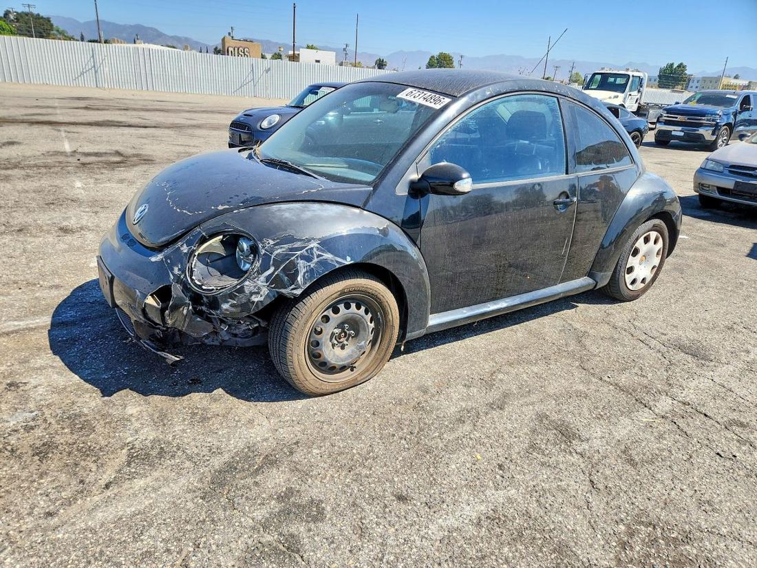 2010 VOLKSWAGEN NEW BEETLE