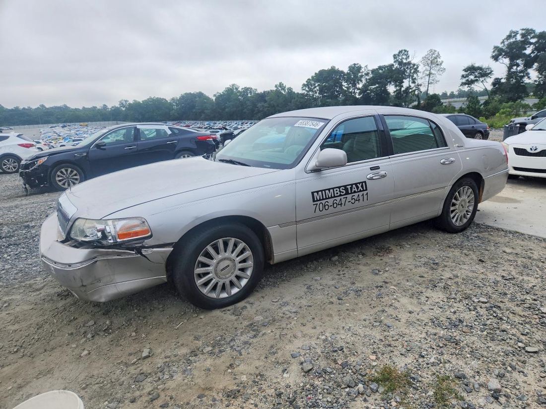 2005 LINCOLN TOWN CAR