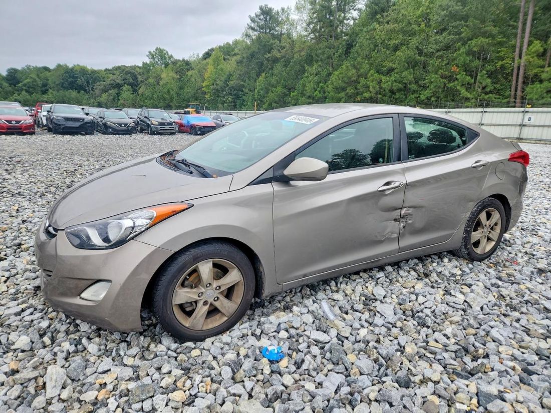 2013 HYUNDAI ELANTRA