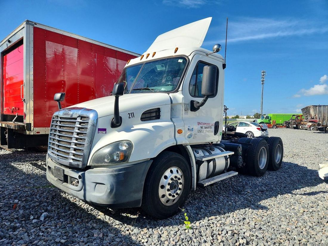 2016 FREIGHTLINER CASCADIA 113