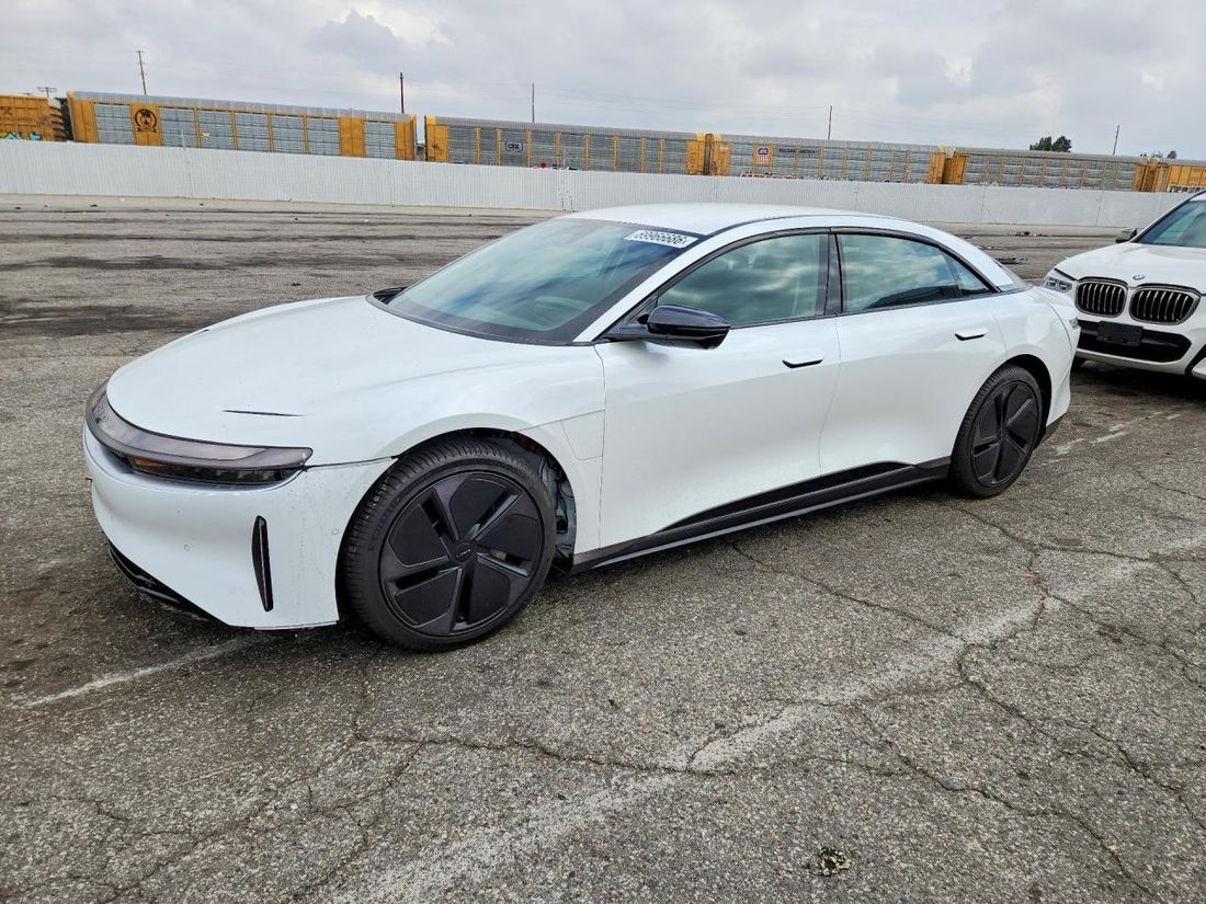 2025 LUCID MOTORS AIR