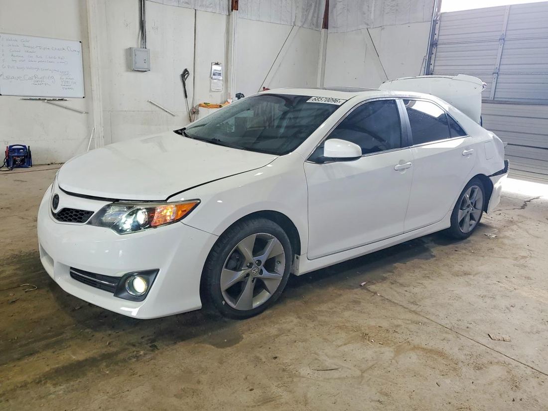 2014 TOYOTA CAMRY
