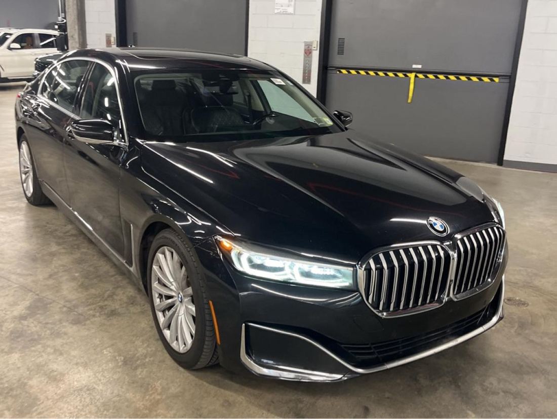 2022 BMW 740