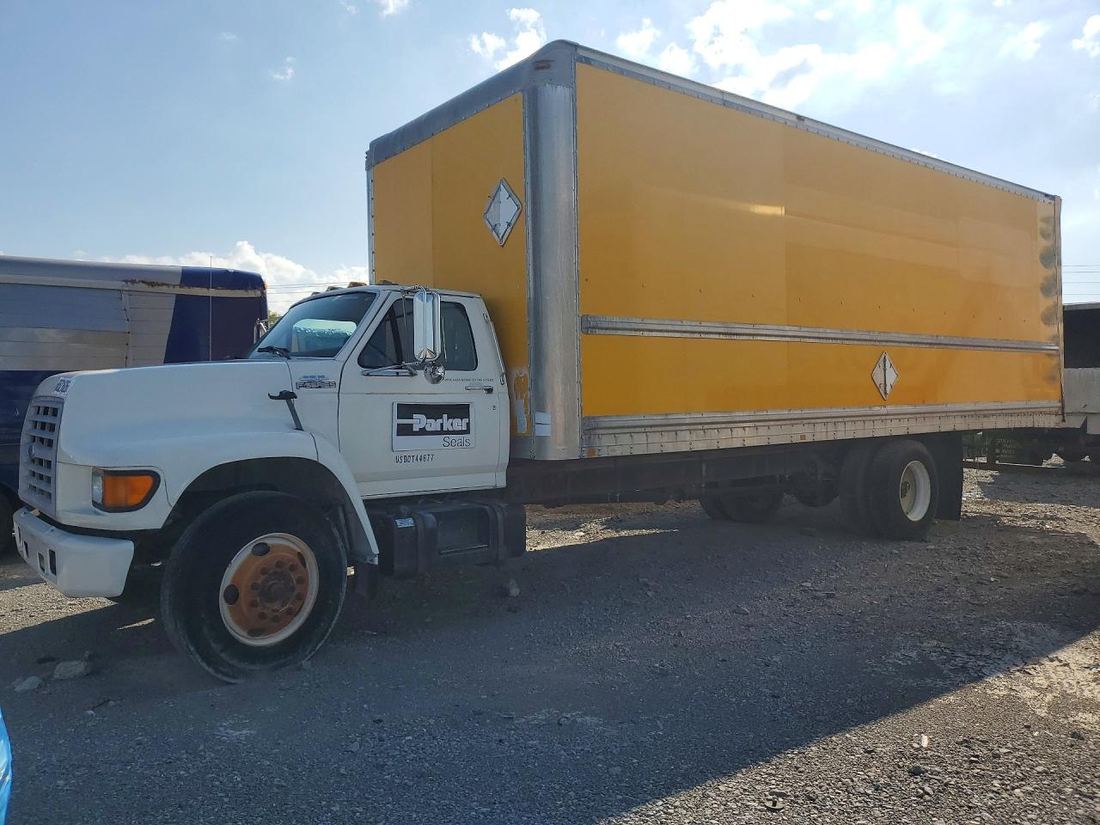 1998 FORD F700