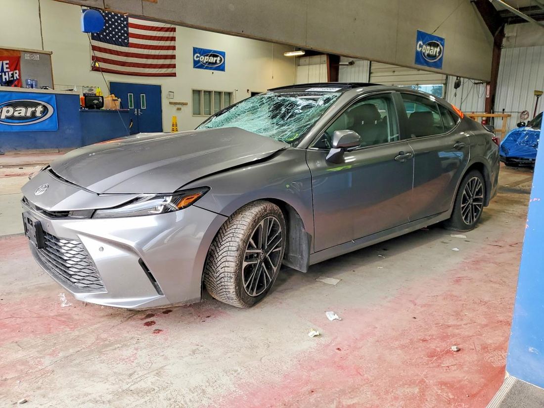 2025 TOYOTA CAMRY