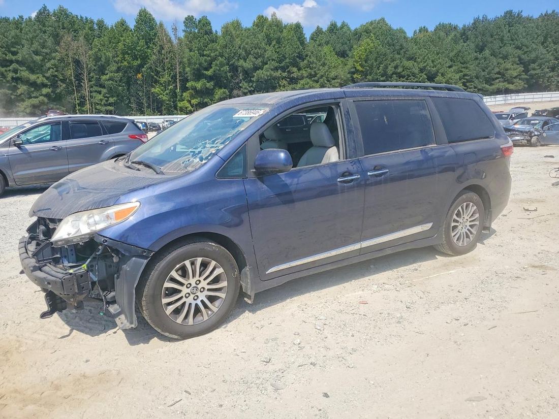 2018 TOYOTA SIENNA