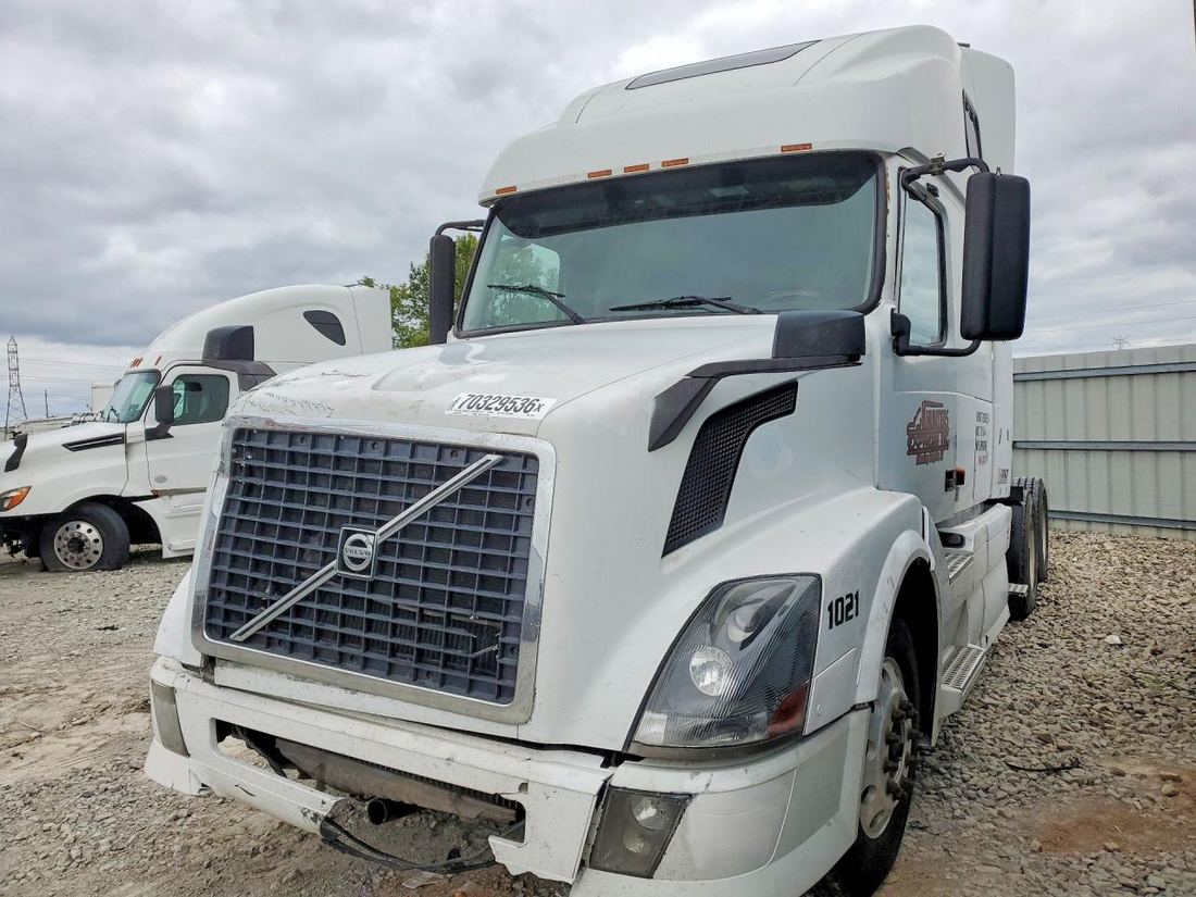 2006 VOLVO VNL