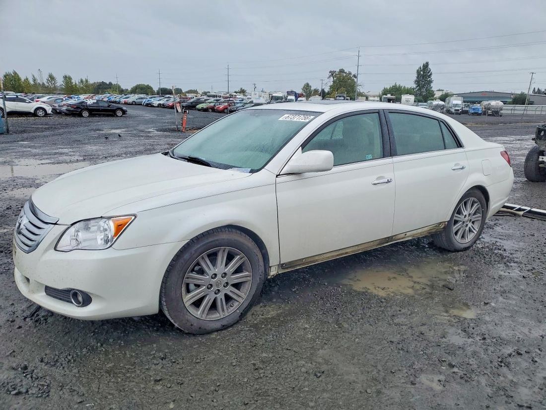 2010 TOYOTA AVALON