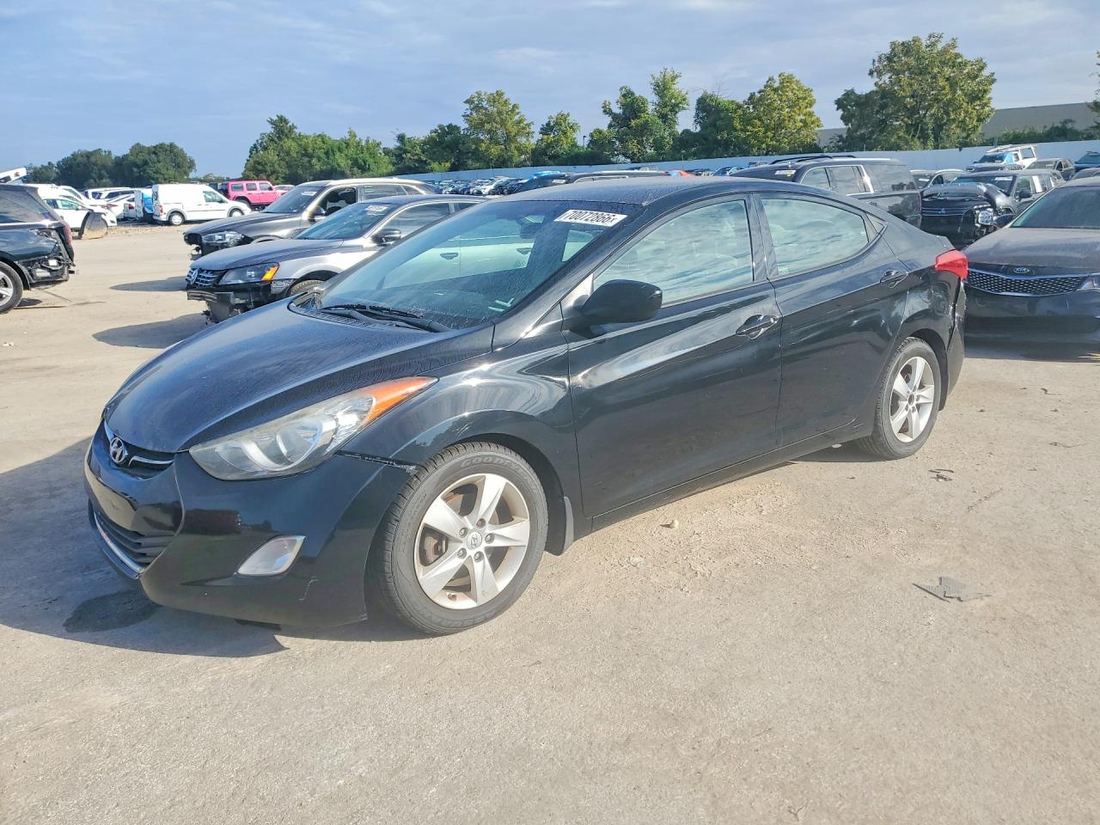 2013 HYUNDAI ELANTRA