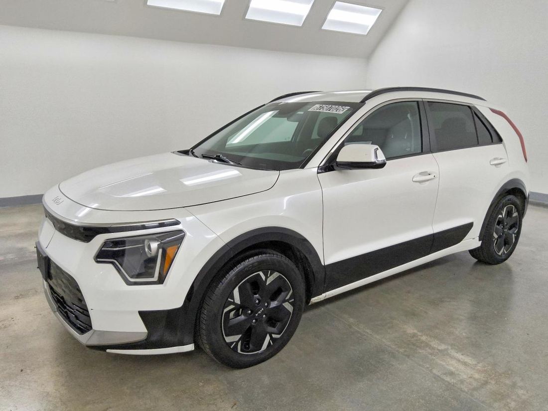 2023 KIA NIRO