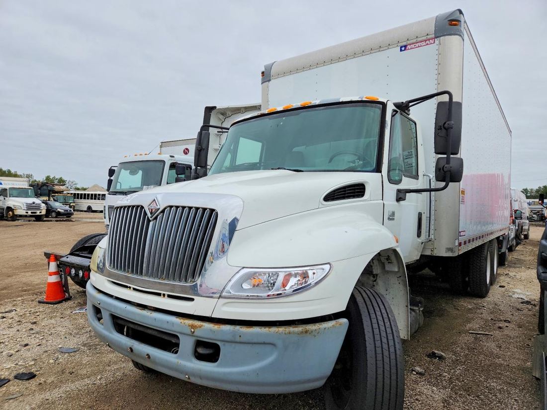 2005 INTERNATIONAL 4400