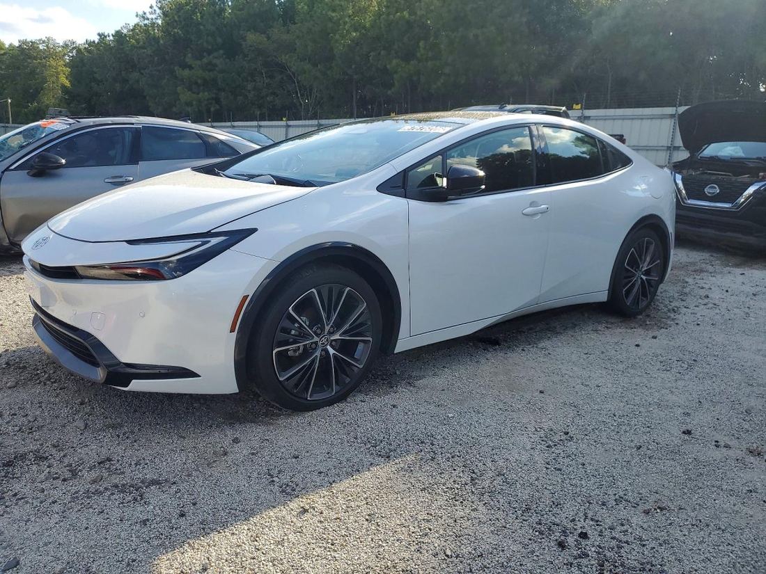 2026 TOYOTA PRIUS