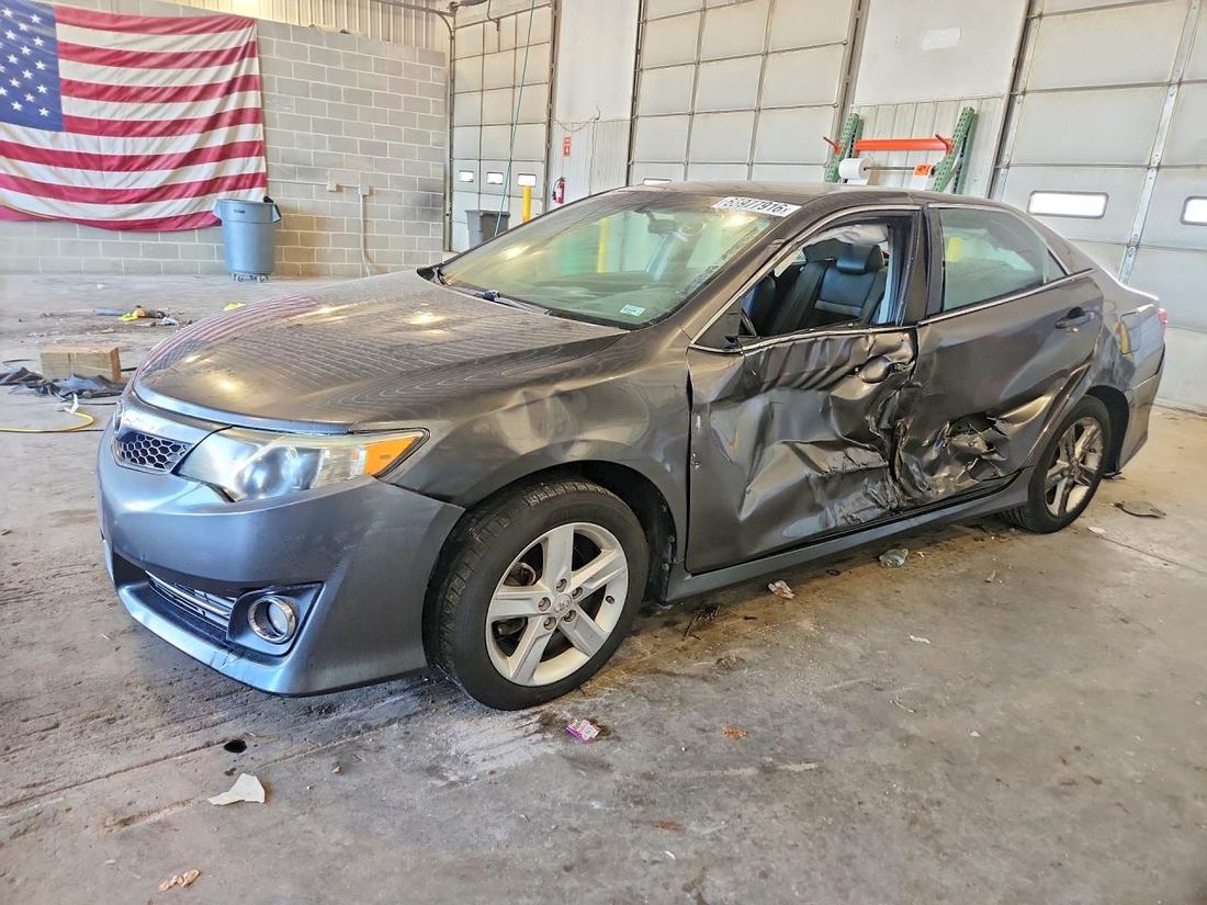2014 TOYOTA CAMRY