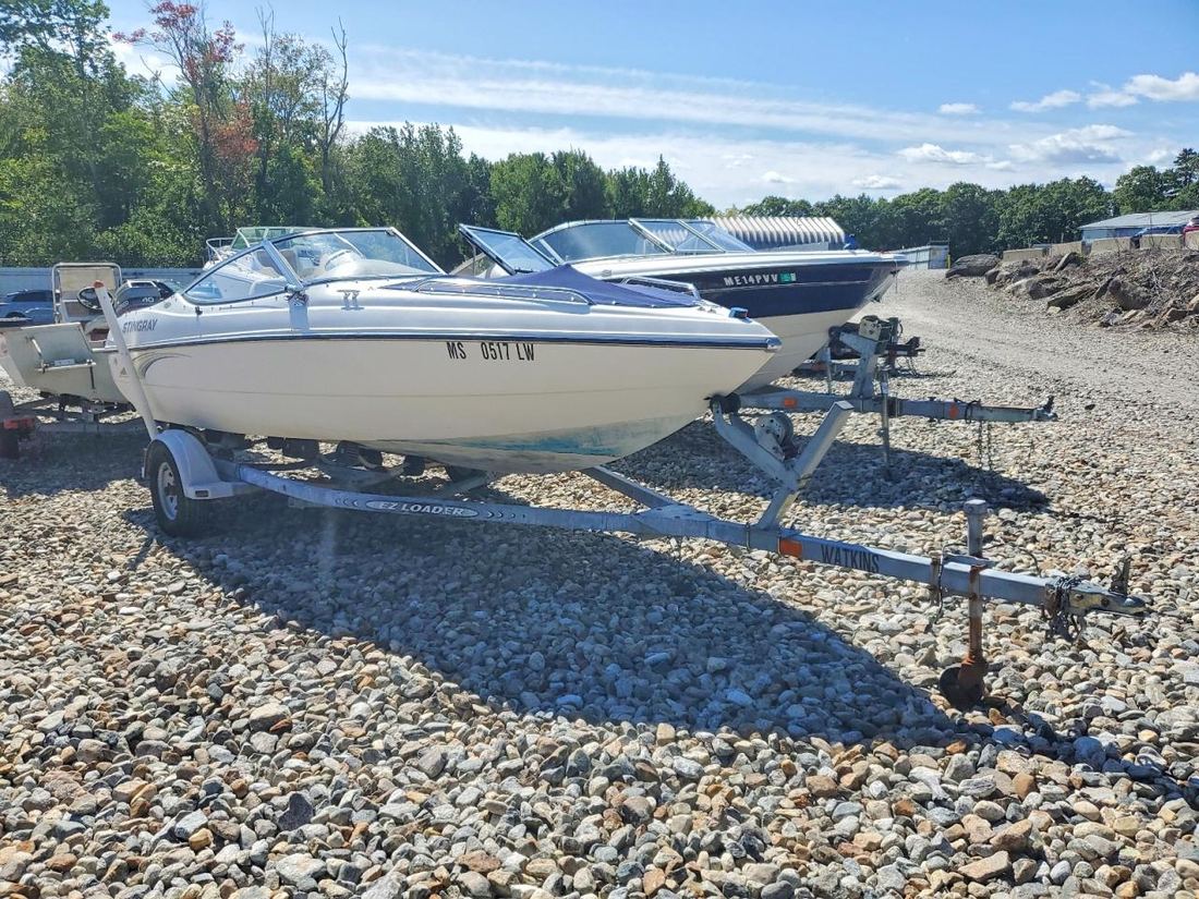 2001 STINGRAY BOAT CO BOAT/TRL