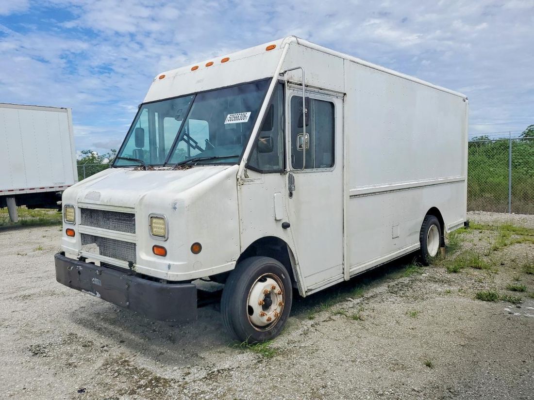 2000 FREIGHTLINER MT45 CHASSIS