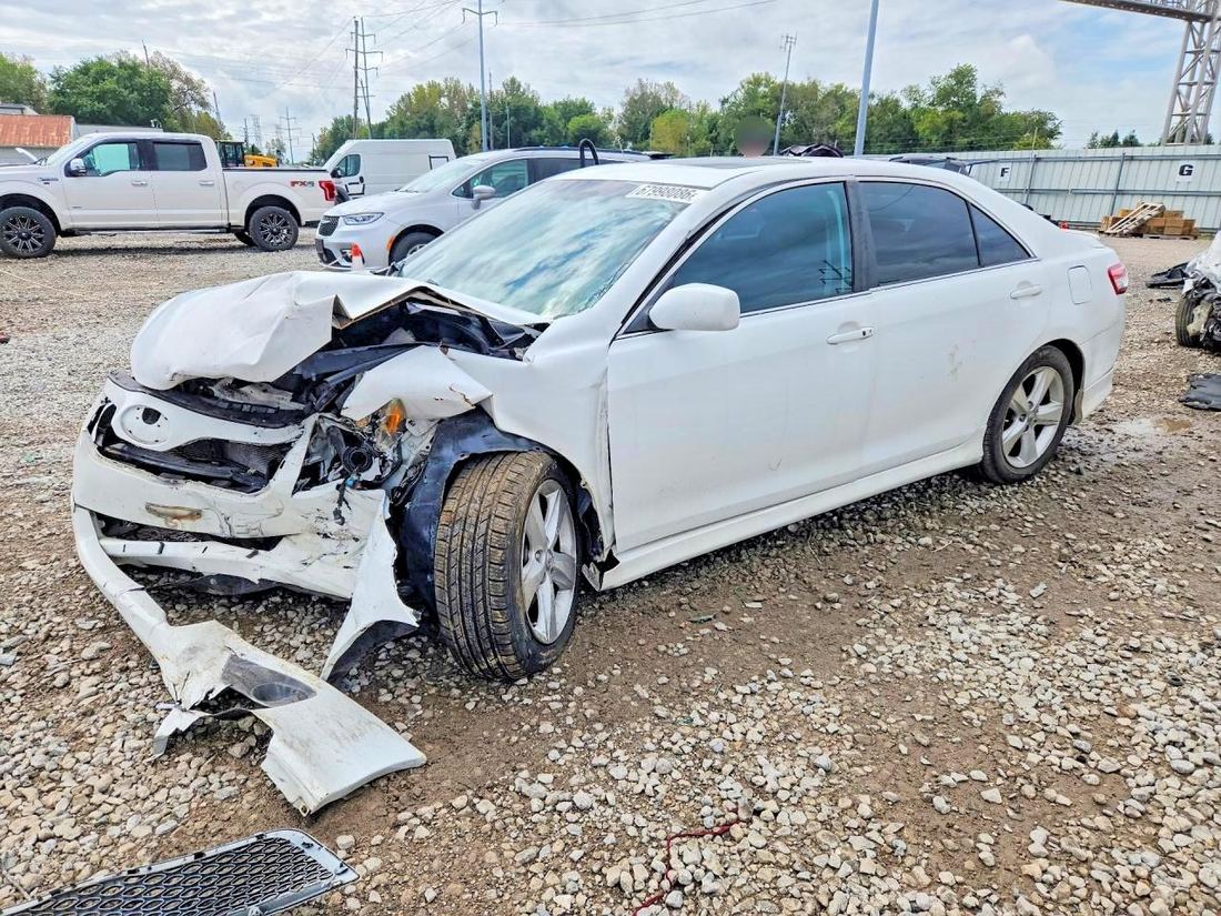2011 TOYOTA CAMRY