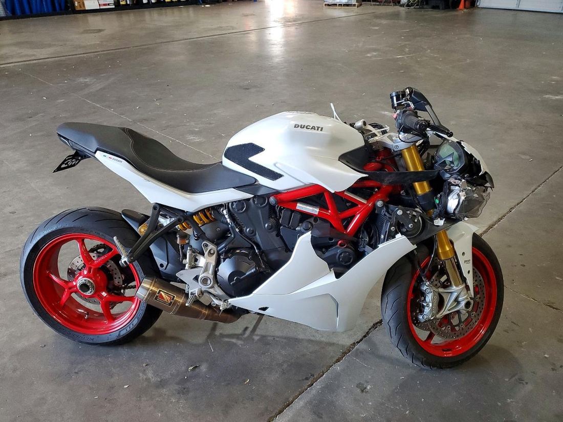 2017 DUCATI SUPERSPORT