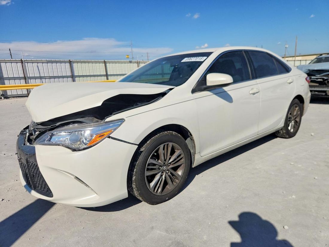 2016 TOYOTA CAMRY