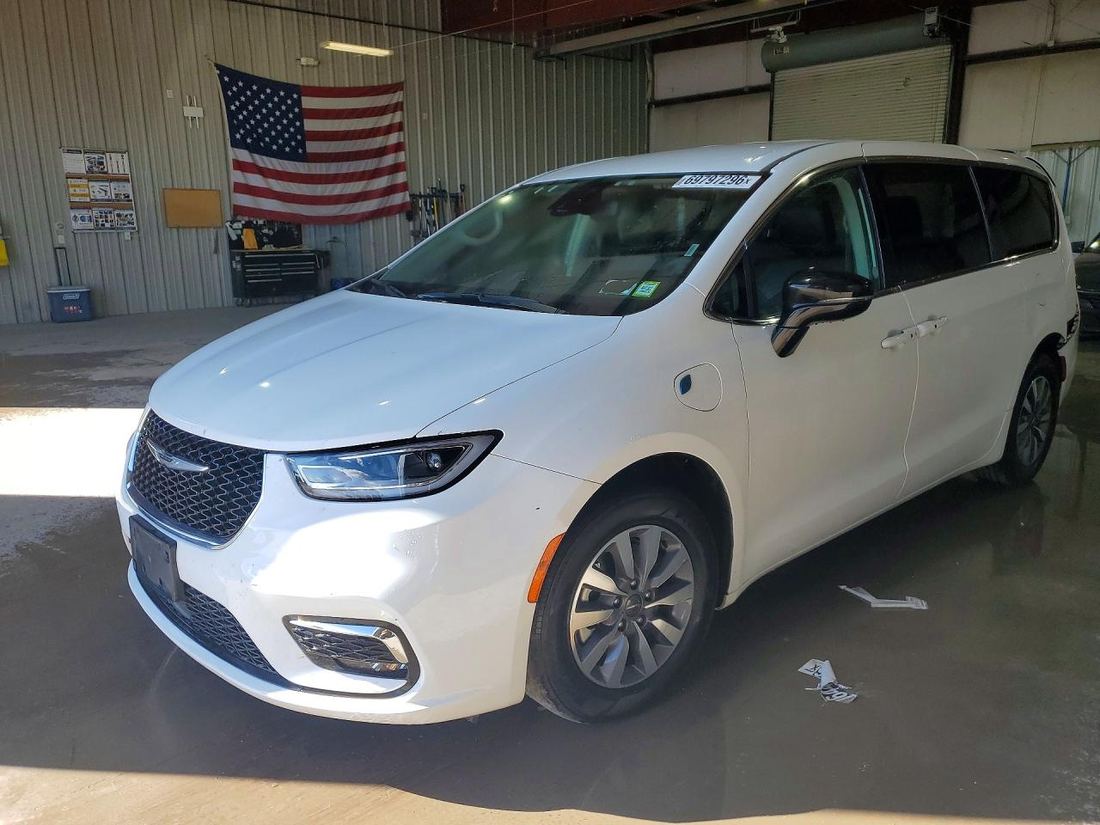 2024 CHRYSLER PACIFICA