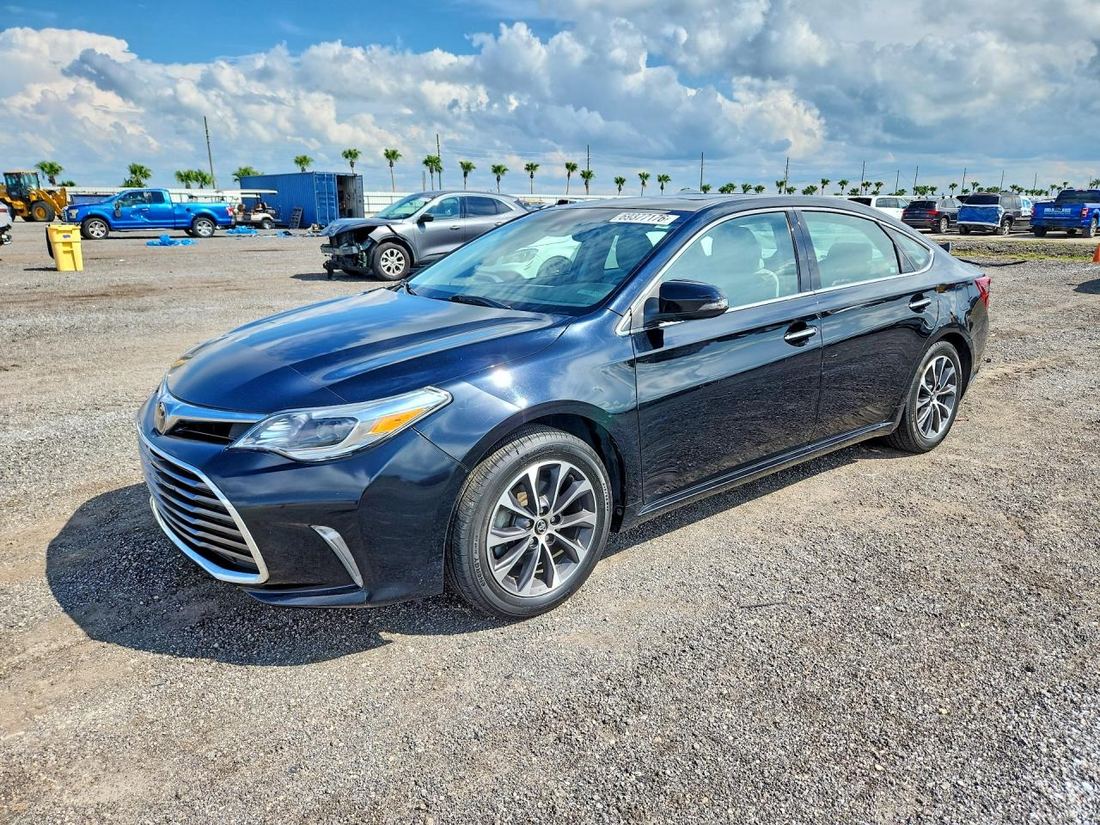 2018 TOYOTA AVALON