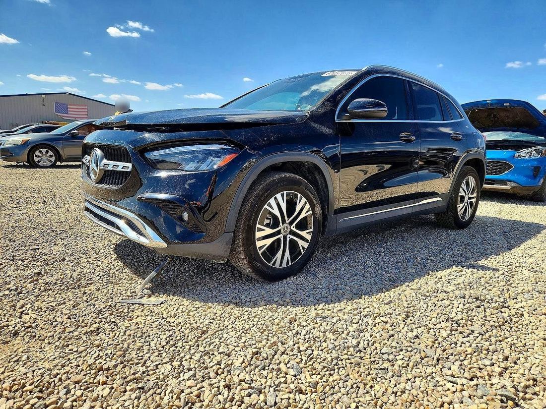 2025 MERCEDES-BENZ GLA