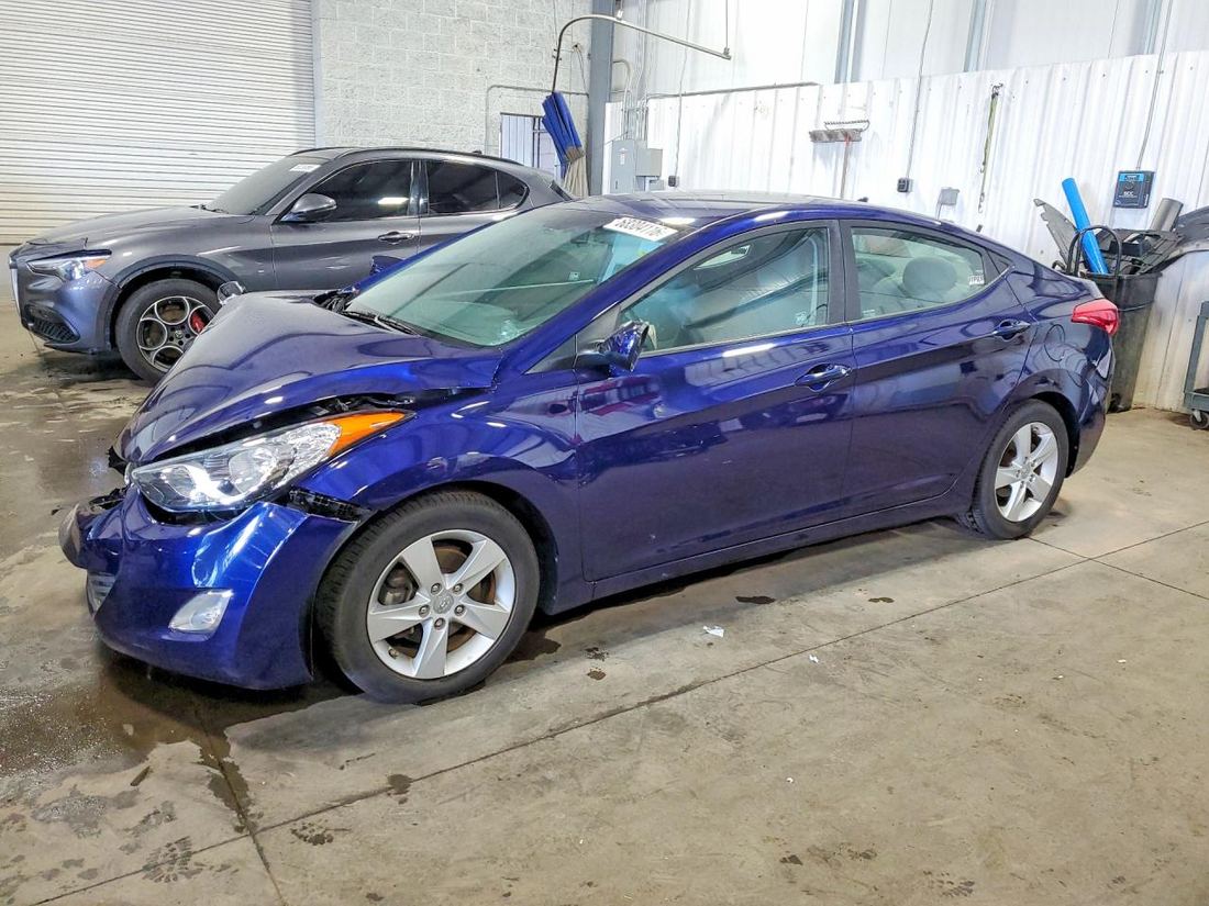 2013 HYUNDAI ELANTRA