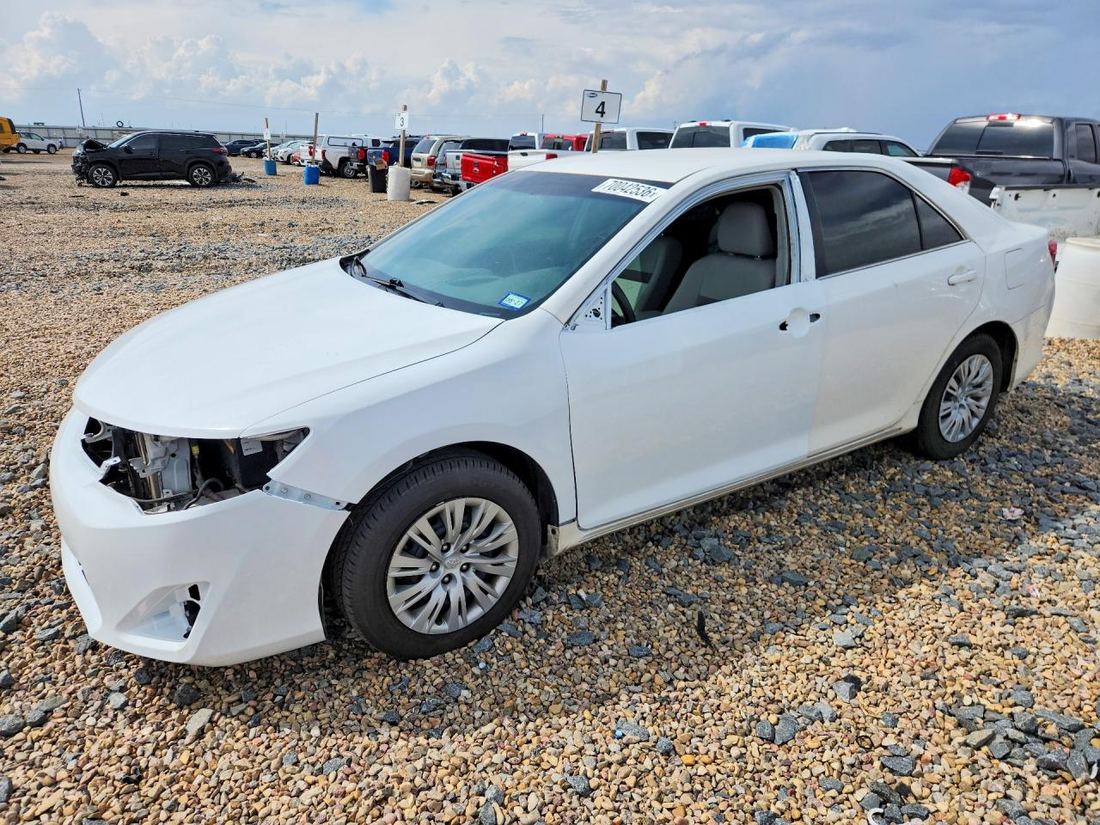 2014 TOYOTA CAMRY