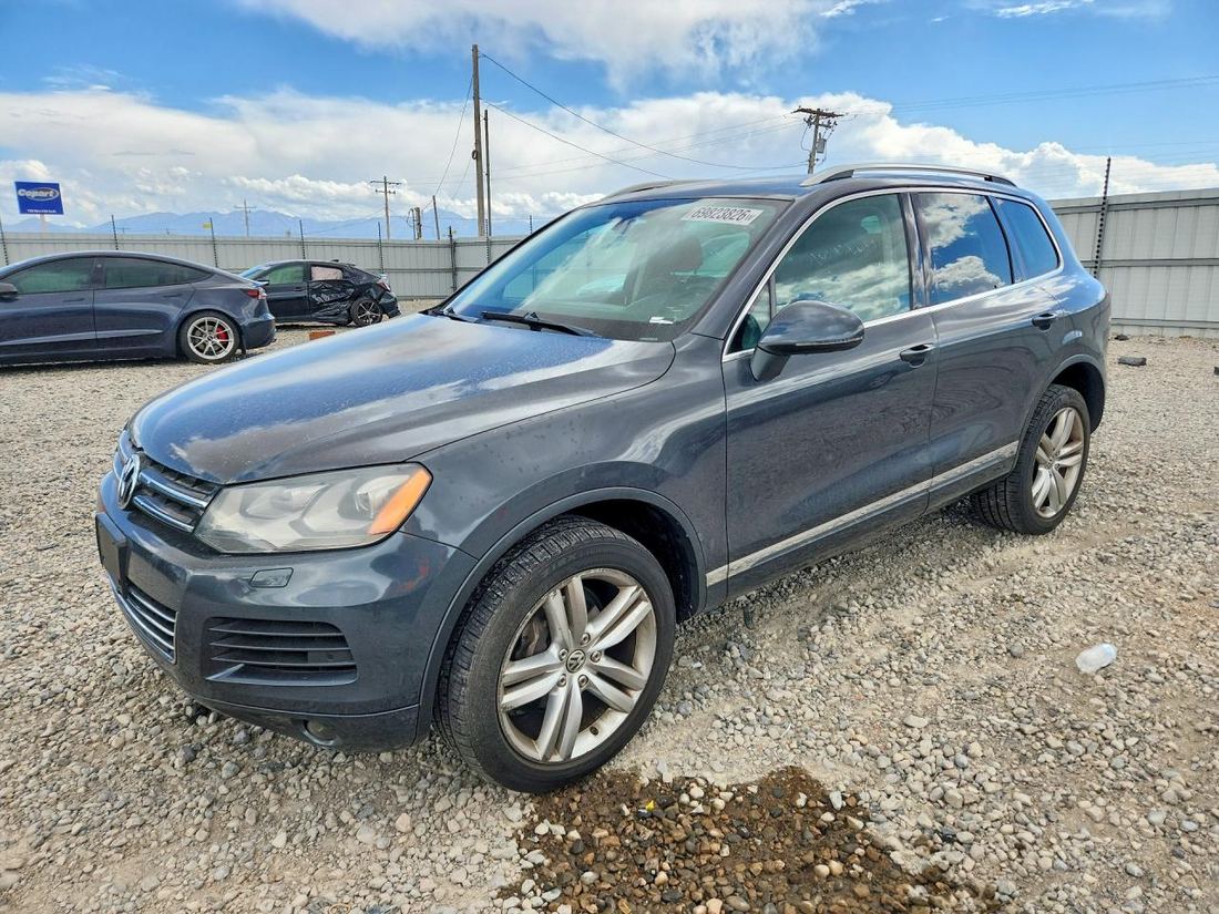 2014 VOLKSWAGEN TOUAREG