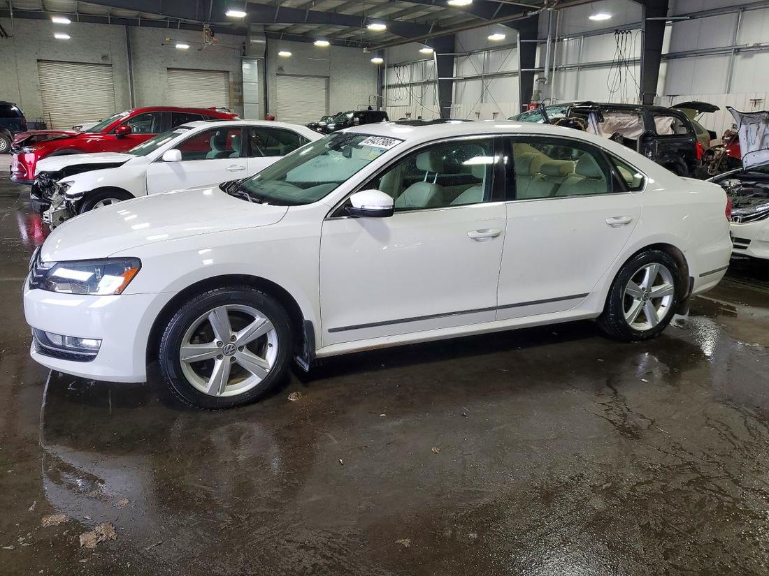 2013 VOLKSWAGEN PASSAT