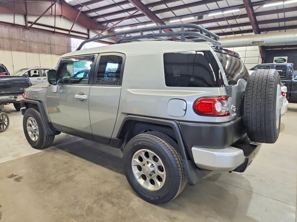 2012 TOYOTA FJ CRUISER