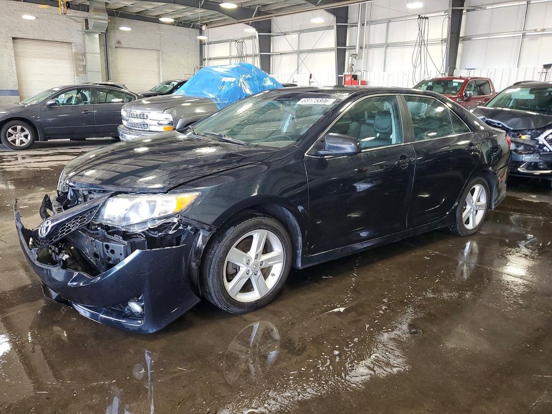 2014 TOYOTA CAMRY