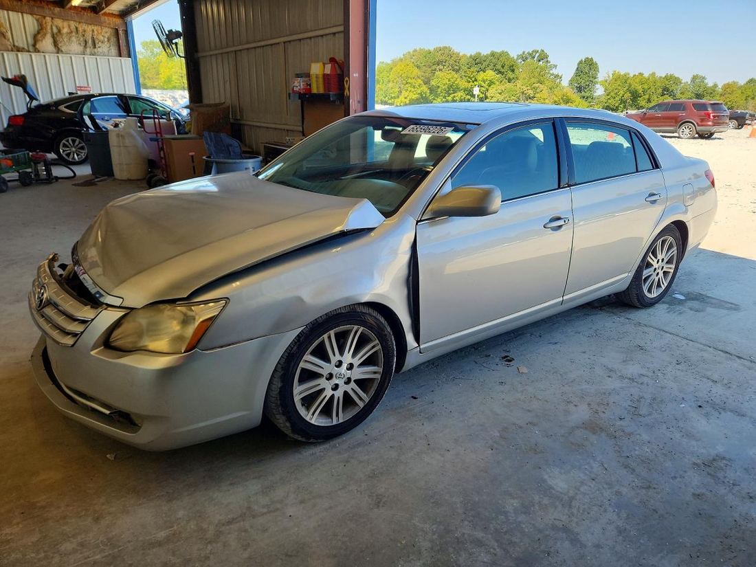 2005 TOYOTA AVALON