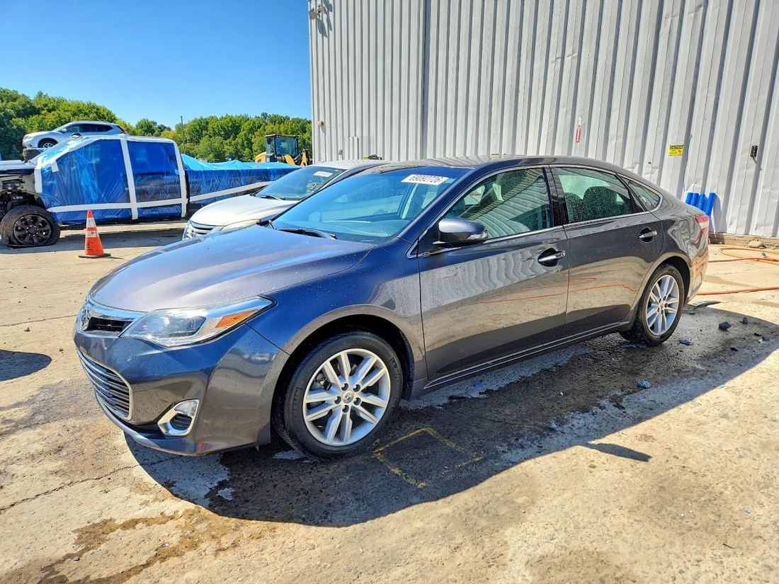 2013 TOYOTA AVALON