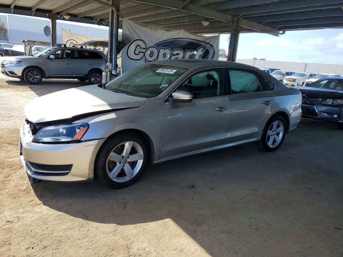 2013 VOLKSWAGEN PASSAT