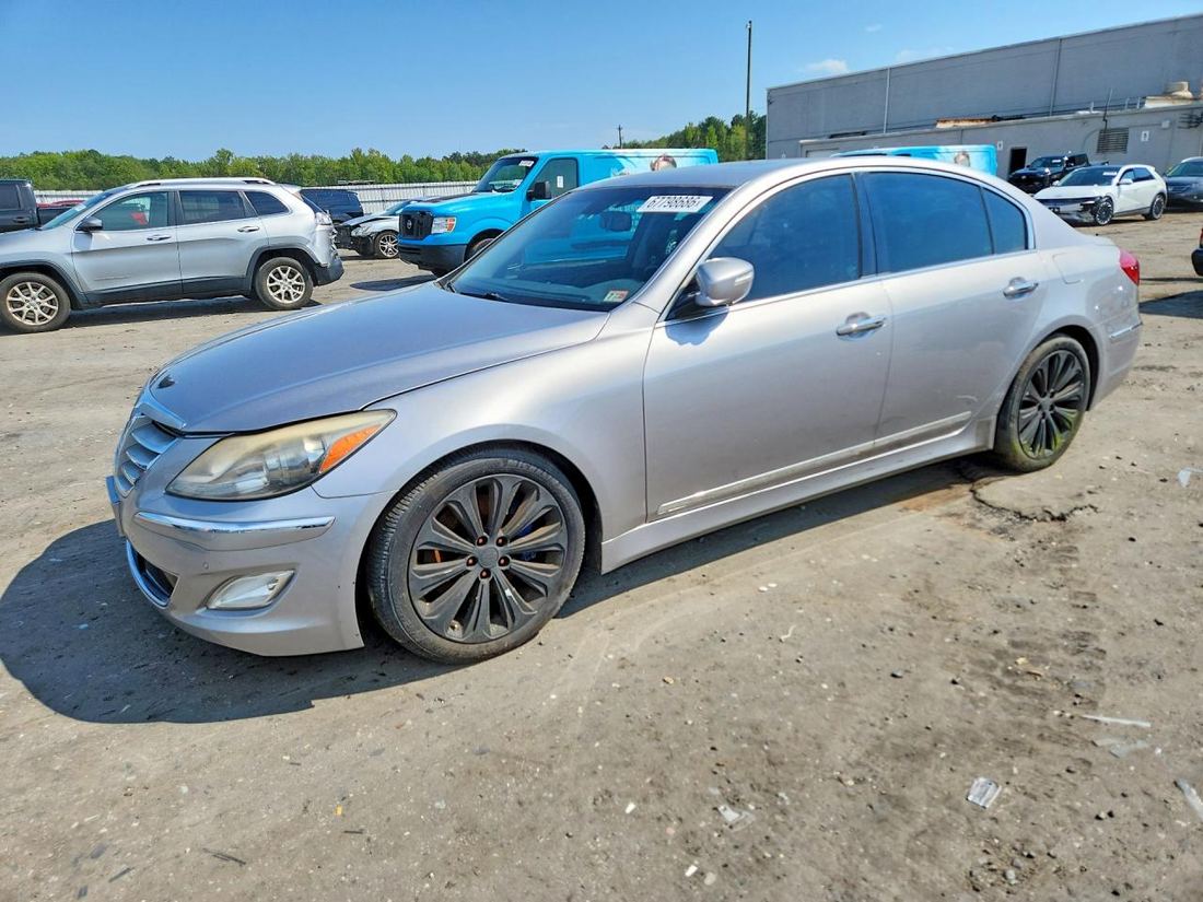 2013 HYUNDAI GENESIS