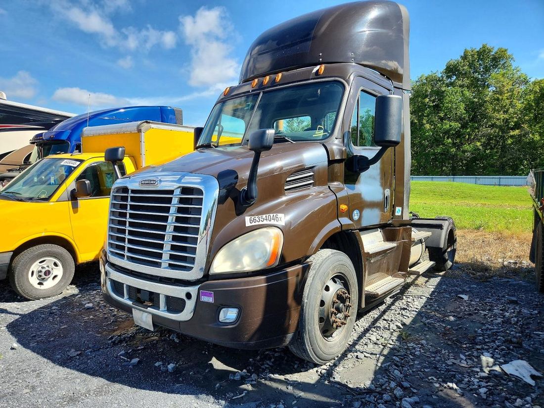 2017 FREIGHTLINER CASCADIA 113