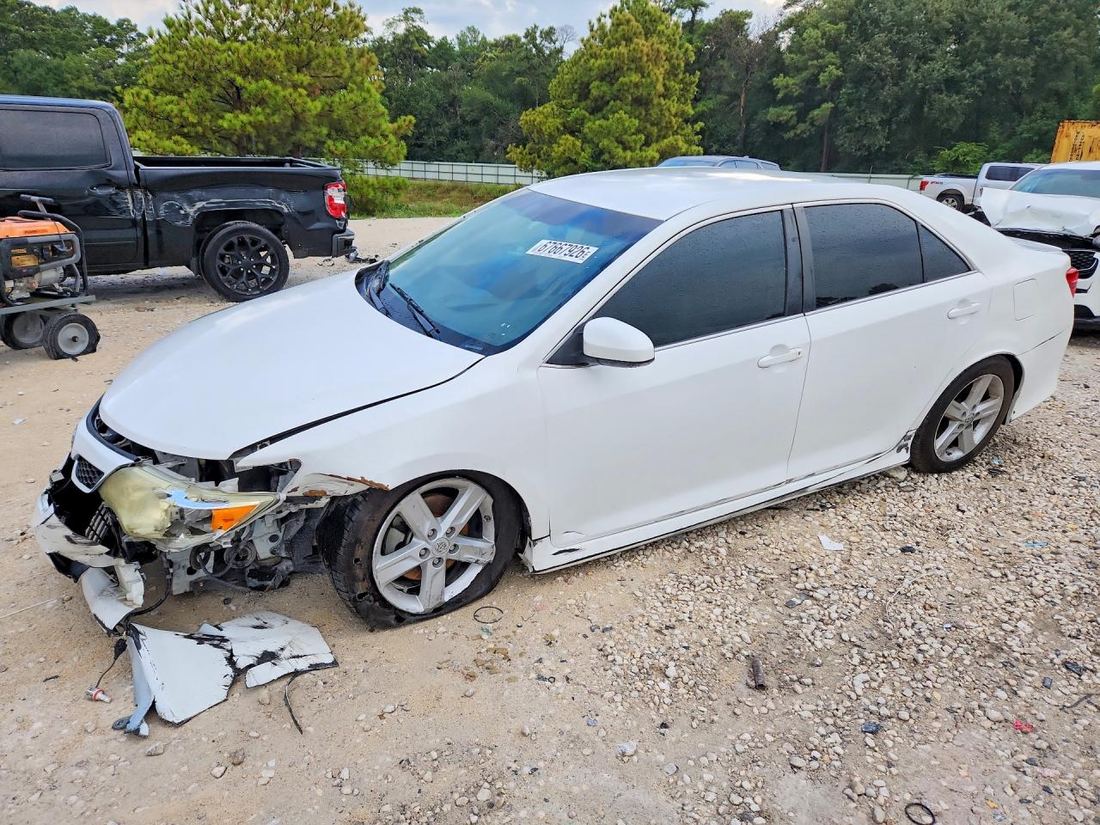 2014 TOYOTA CAMRY