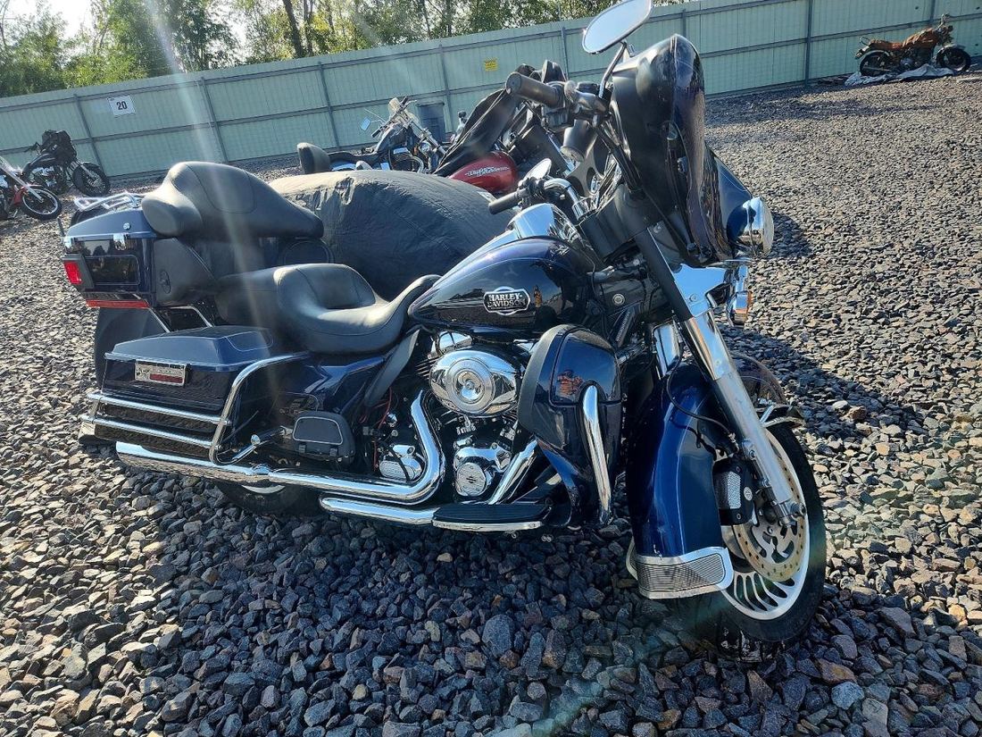 2012 HARLEY-DAVIDSON FLHTCU